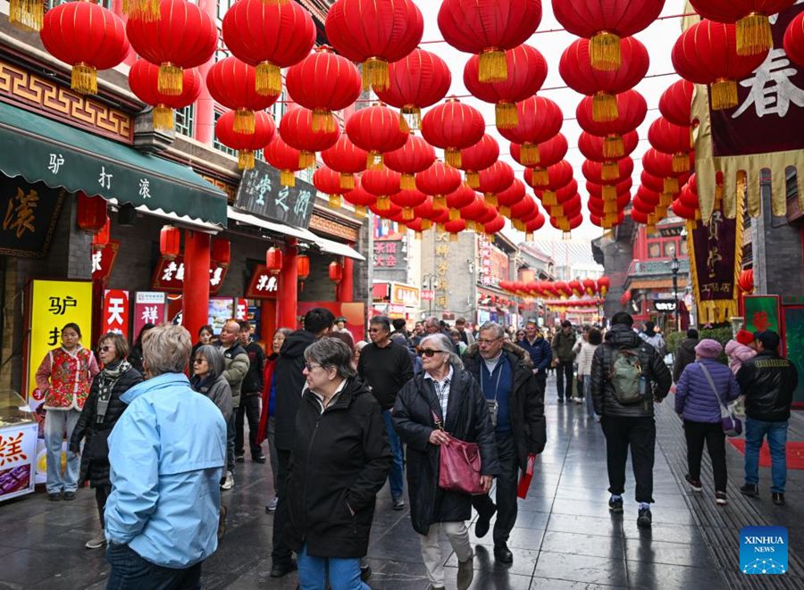 Nave da crociera in visita arriva a Tianjin, Cina