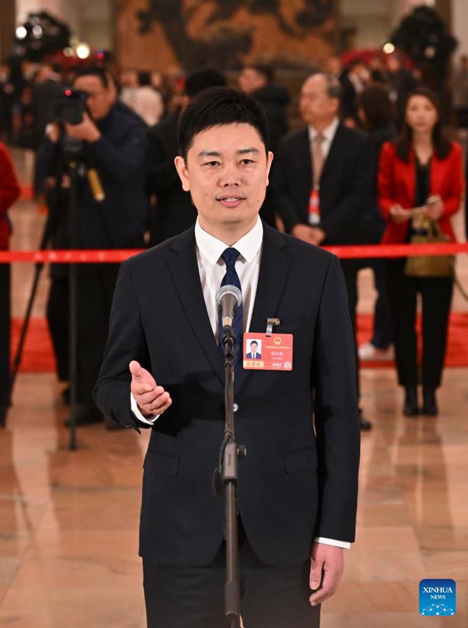 Deputati dell'APN partecipano all'intervista collettiva prima della sessione annuale