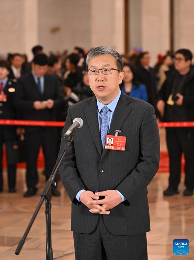 Deputati dell'APN partecipano all'intervista collettiva prima della sessione annuale