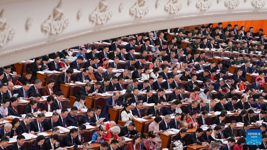 Xi Jinping e altri leader del PCC e dello Stato partecipano a riunione di apertura della quarta sessione della XIV APN