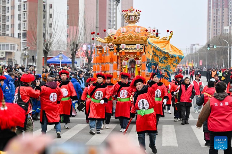 Cerimonia commemorativa per la dea dei mari cinese Mazu celebrata a Tianjin