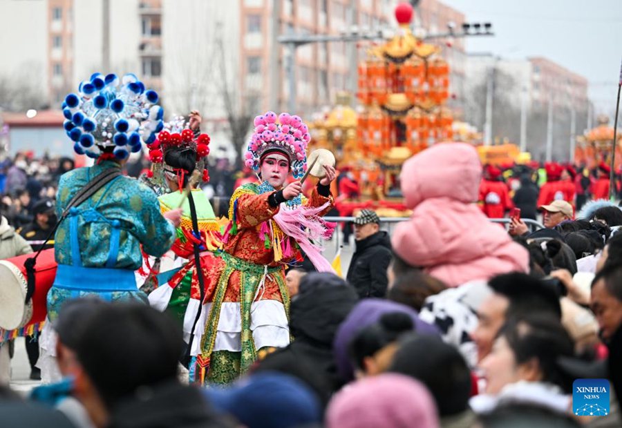 Cerimonia commemorativa per la dea dei mari cinese Mazu celebrata a Tianjin