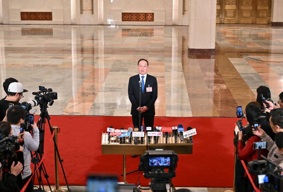 Cina, prima intervista collettiva ai ministri dopo la riunione di apertura della quarta sessione della XIV APN