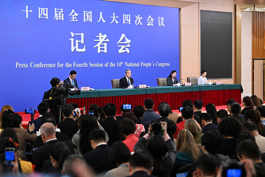 Wang Yi: l'interdipendenza nelle relazioni Cina-UE non è un rischio, l'integrazione degli interessi non è una minaccia