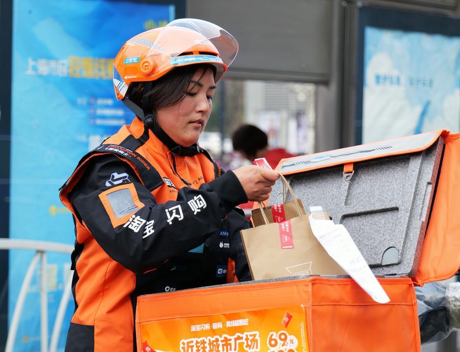 Donne cinesi inseguono i sogni con passione e sicurezza