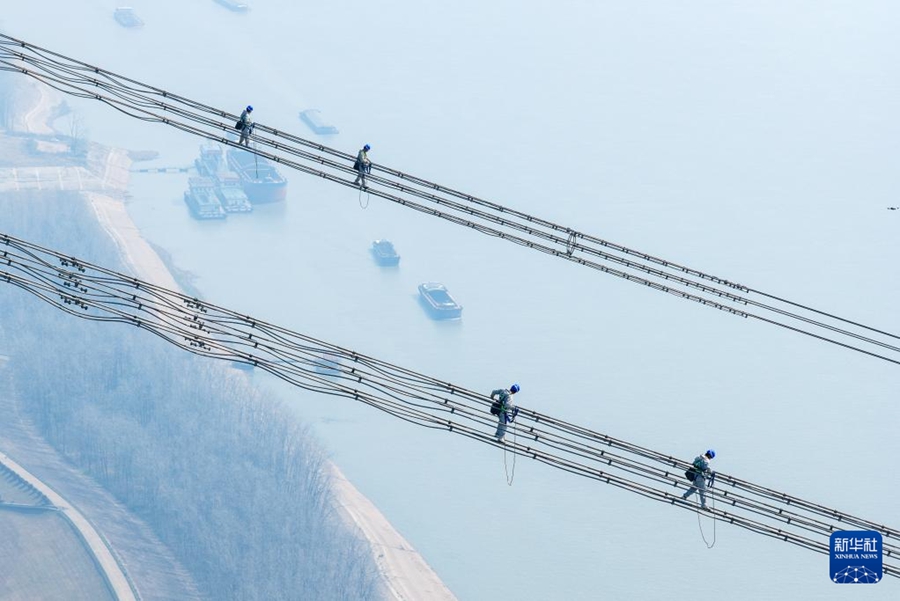 Inizia la revisione completa per la trasmissione di energia da ovest a est