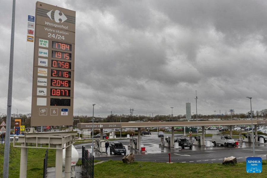 Presidente della Commissione Europea afferma che il conflitto in Medio Oriente sta facendo aumentare i costi energetici