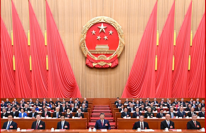 Xi Jinping e altri leader del Partito e dello Stato alla riunione di chiusura della quarta sessione della 14° APN