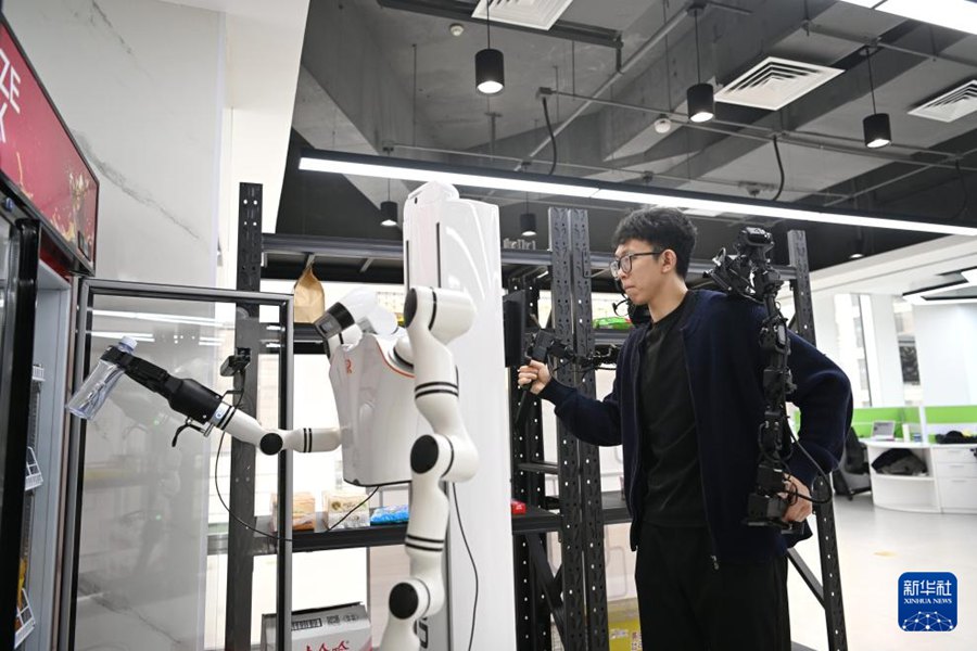 Visita alla "scuola dei robot" della Nuova Area di Xiong'an