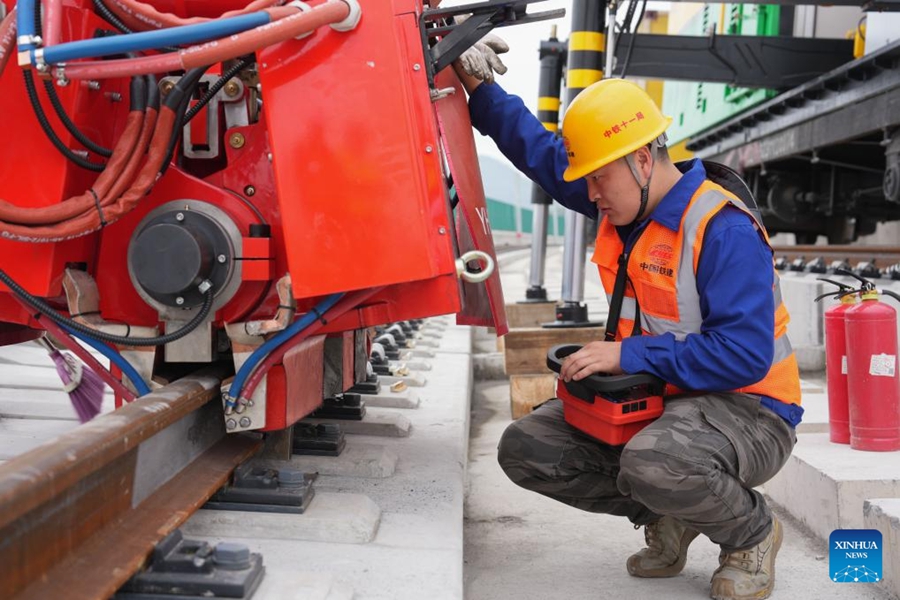 Zhejiang, dispositivo di saldatura intelligente fa il suo debutto