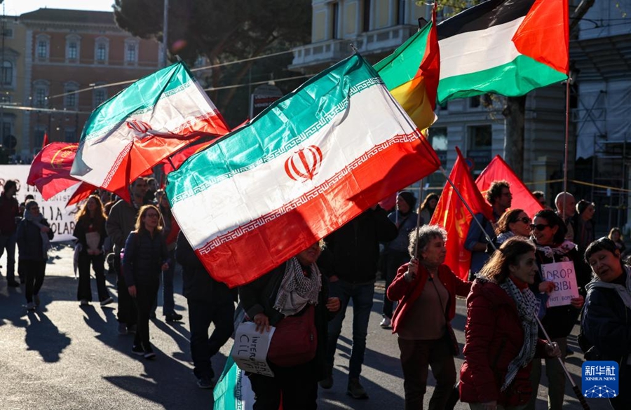 Roma: manifestazione di protesta contro la guerra