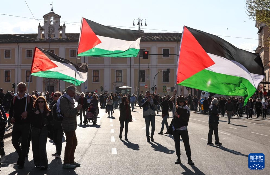 Roma: manifestazione di protesta contro la guerra