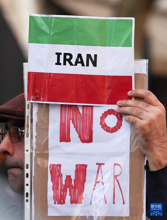 Roma: manifestazione di protesta contro la guerra