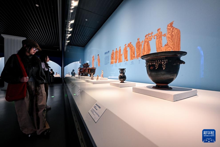 Mostra di antiche ceramiche greche dipinte inaugurata nel Ningxia