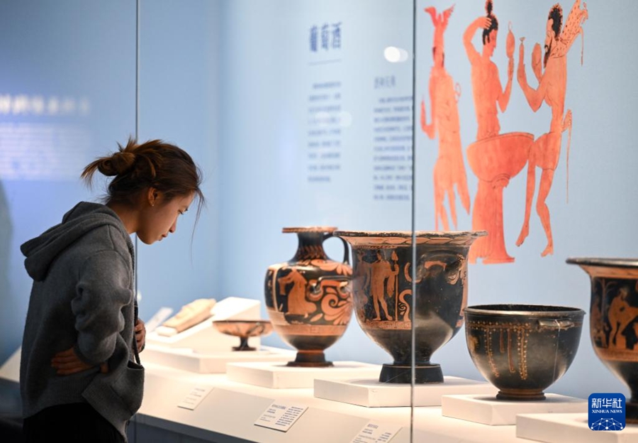 Mostra di antiche ceramiche greche dipinte inaugurata nel Ningxia