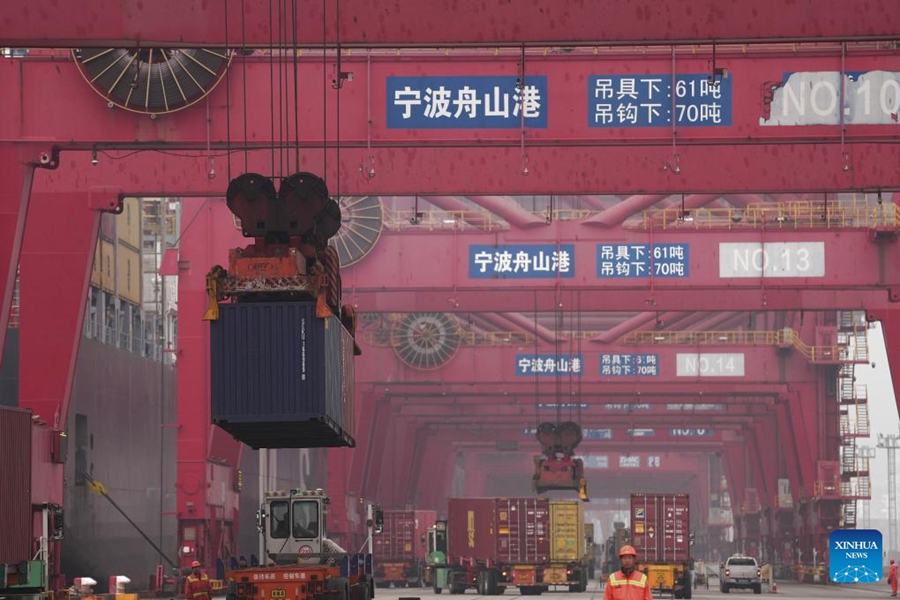 Porto di Ningbo-Zhoushan registra un aumento del traffico container
