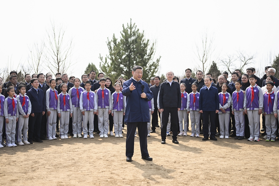 Xi Jinping sottolinea la necessità di arricchire il paesaggio naturale e di rendere più nitidi i tratti della modernizzazione in stile cinese