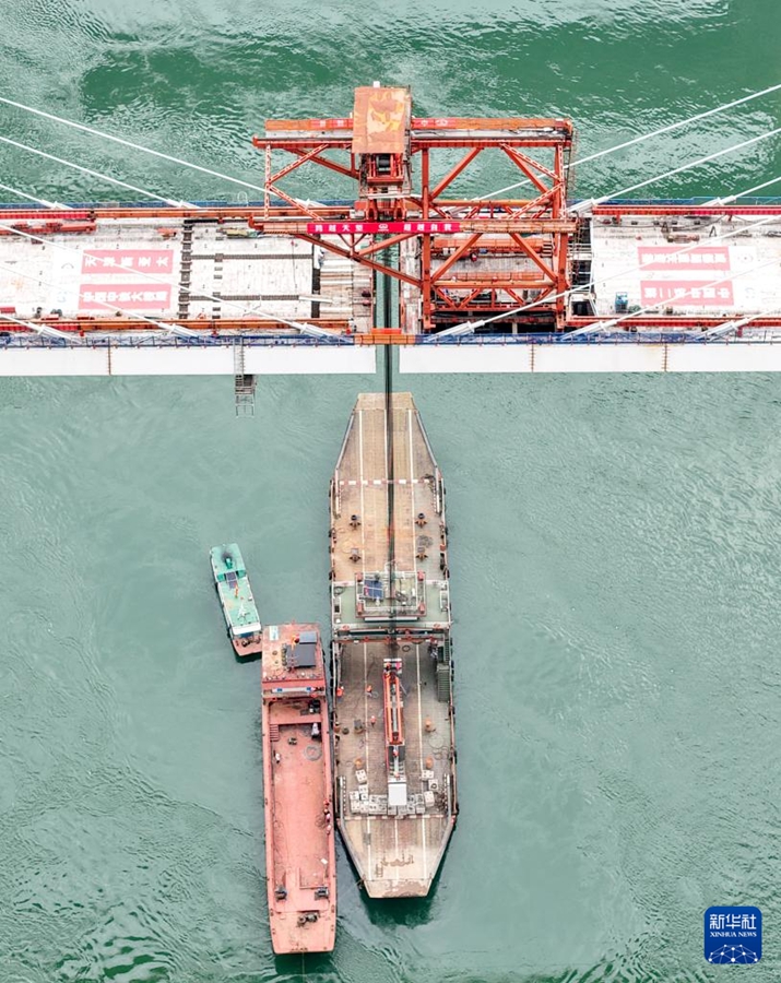 Collegamento di tutti i ponti della linea ferroviaria ad alta velocità Chengdu-Chongqing