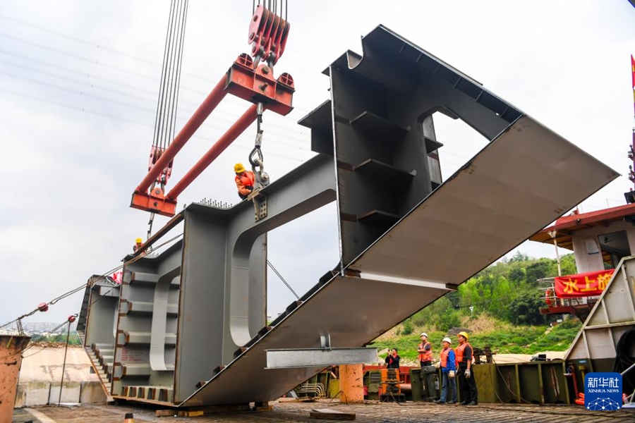 Collegamento di tutti i ponti della linea ferroviaria ad alta velocità Chengdu-Chongqing