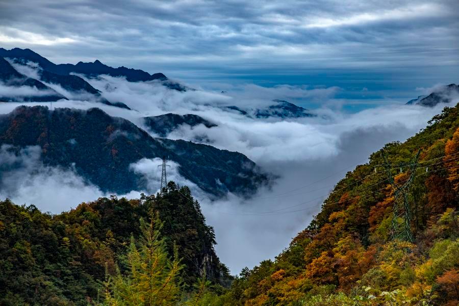 Paesaggio autunnale del Parco Nazionale di Shennongjia, nella provincia dello Hubei, nella Cina centrale. (27 ottobre 2019 - Xinhua/Du Huaju)