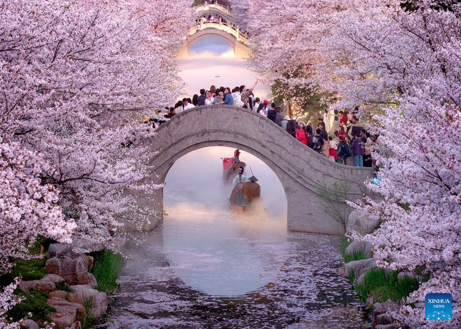 Il turismo stimola l'economia durante la Festa di Qingming