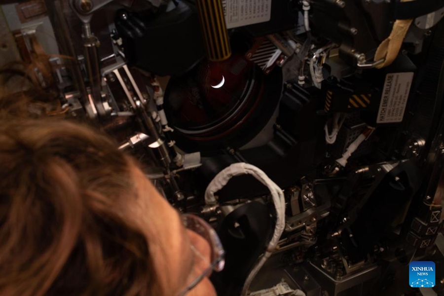 L'equipaggio di Artemis II supera il record di distanza di Apollo 13