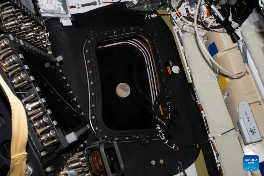 L'equipaggio di Artemis II supera il record di distanza di Apollo 13