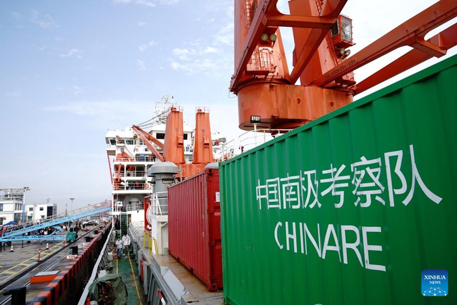 Rompighiaccio polare cinese fa ritorno in patria dopo fruttuosi risultati della ricerca antartica