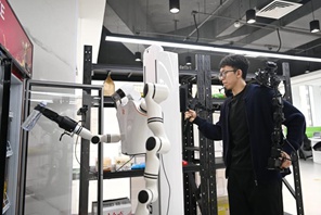 Visita alla "scuola dei robot" della Nuova Area di Xiong'an