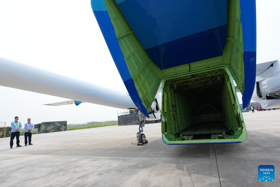 Il sistema cinese di aeromobili cargo commerciali senza pilota HH-200 completa il volo inaugurale