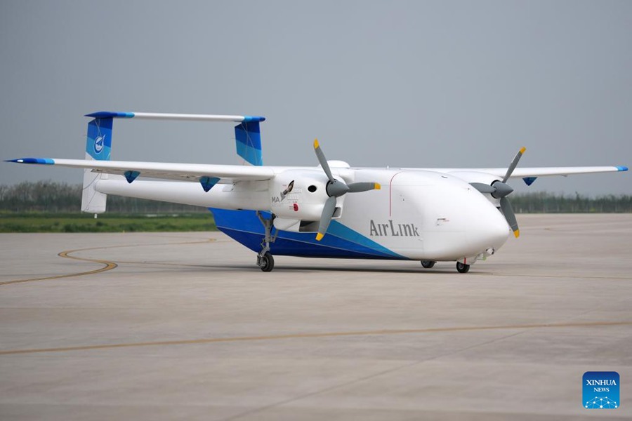 Il sistema cinese di aeromobili cargo commerciali senza pilota HH-200 completa il volo inaugurale
