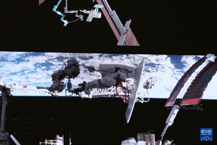 Shenzhou-21 completa con successo attività extraveicolare