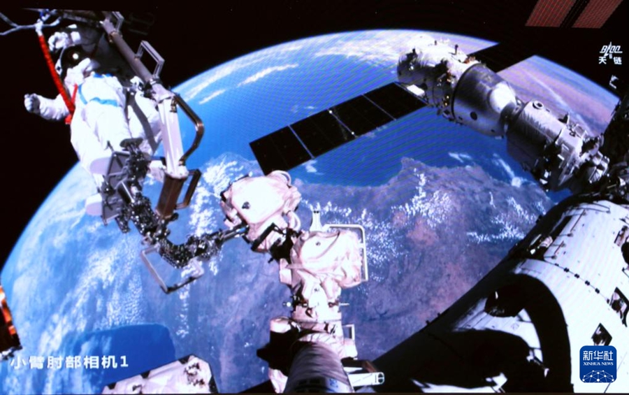 Shenzhou-21 completa con successo attività extraveicolare