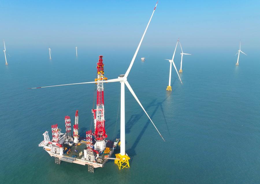 Cantiere di una turbina eolica offshore da 20 megawatt nelle acque costiere della provincia del Fujian, nel sud-est della Cina. (13 gennaio 2026 - Xinhua/Lin Shanchuan)