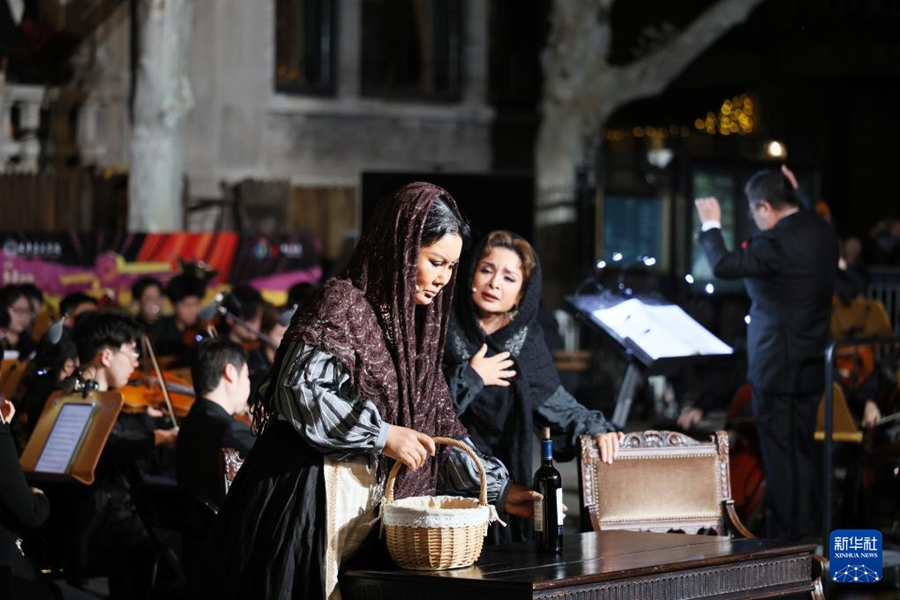 Tianjin: Opera 