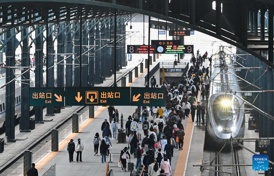 Oltre 100 milioni di viaggi in treno in Cina durante le festività del Primo Maggio
