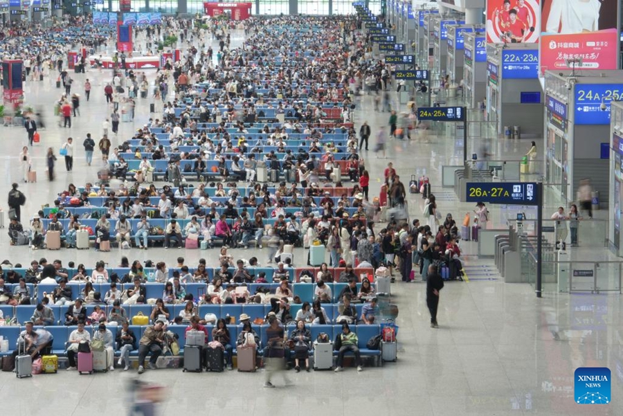 La Cina registra un numero record di viaggi interregionali durante le festività del Primo Maggio