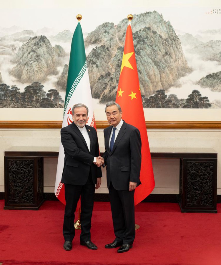 La Cina esorta a un cessate il fuoco immediato e totale, si oppone a un rinnovato conflitto e sottolinea la priorità dei colloqui sulla situazione in Iran