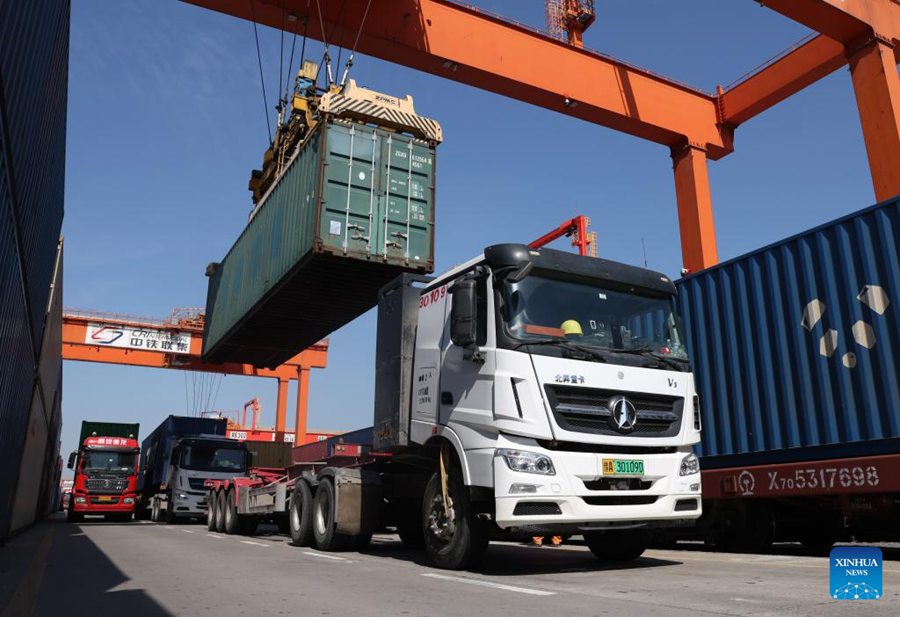 I viaggi del China-Europe Railway Express superano quota 130.000
