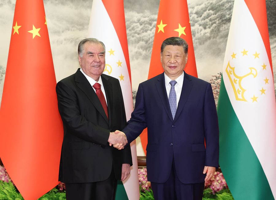 Xi Jinping incontra il Presidente tagiko Emomali Rahmon