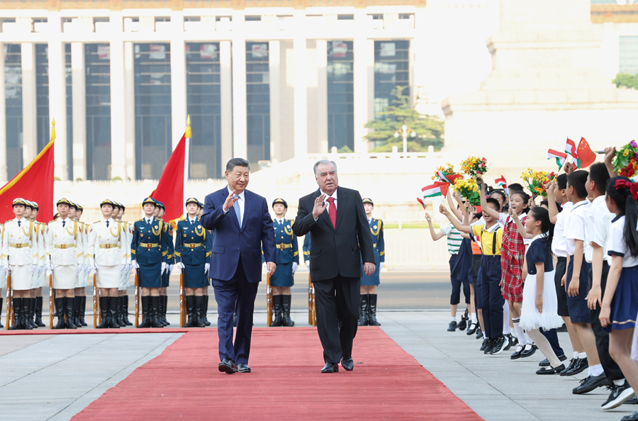 Xi Jinping incontra il Presidente tagiko Emomali Rahmon