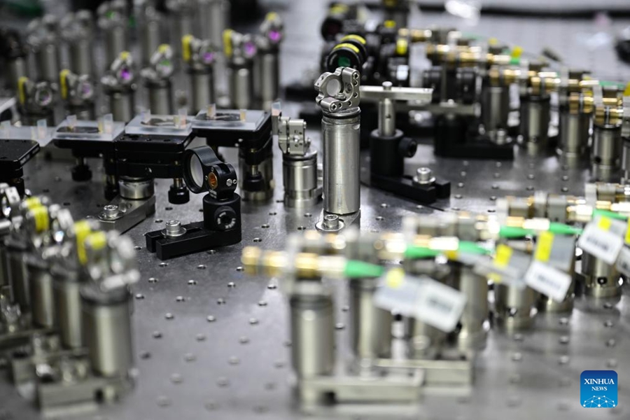 Parte del un prototipo di calcolo quantistico programmabile "Jiuzhang 4.0". (10 aprile 2026 - Xinhua/Zhou Mu)