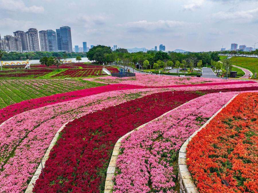 Area turistica Long Jiang Years nella città di Zhangzhou, nella provincia del Fujian, Cina sud-orientale. (4 aprile 2026 - Xinhua/Jiang Kehong)