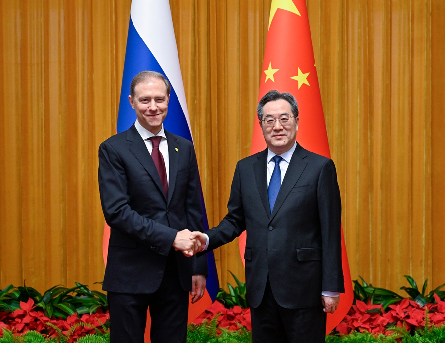 Ding Xuexiang incontra il primo vicepremier russo Manturov