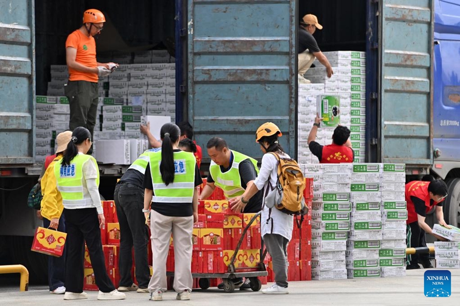 Allestiti diversi siti di ricollocamento temporaneo per i residenti colpiti dal terremoto nel Guangxi