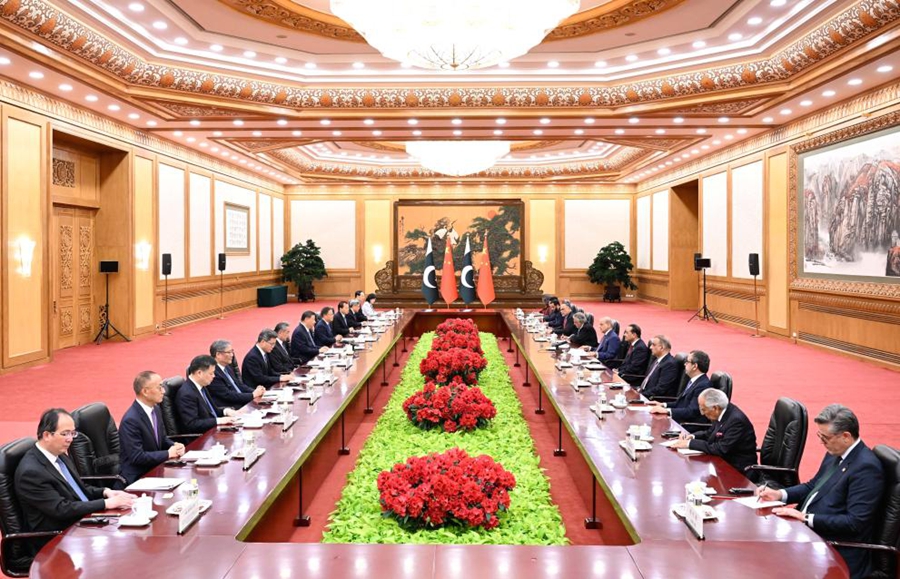 Xi Jinping incontra il Primo Ministro pakistano Muhammad Shehbaz Sharif