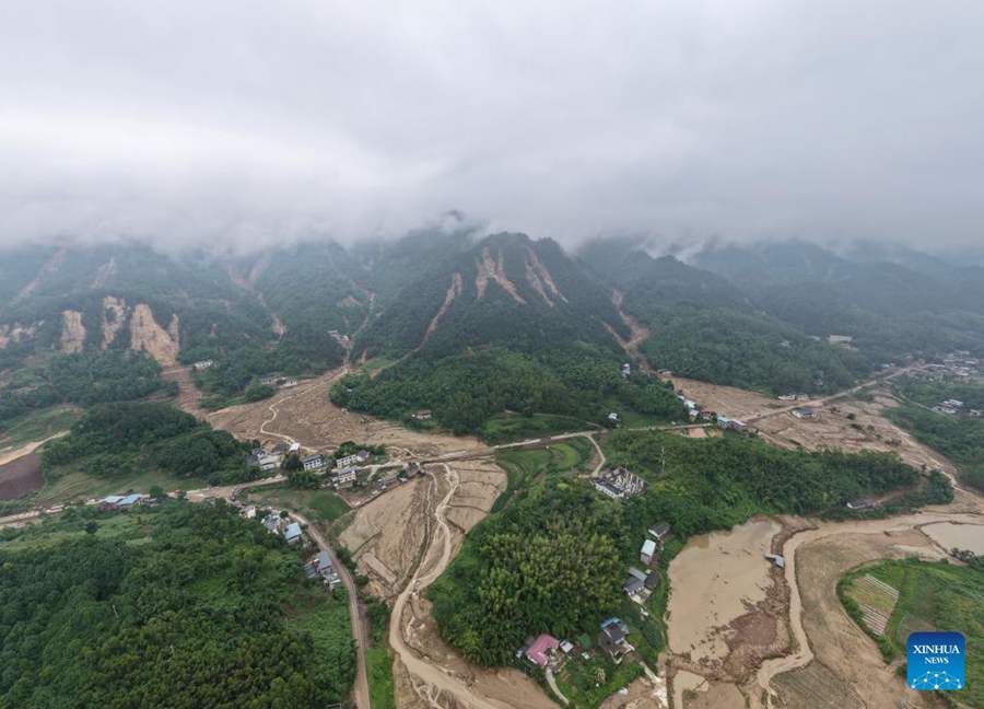 Operazioni di soccorso a Chongqing