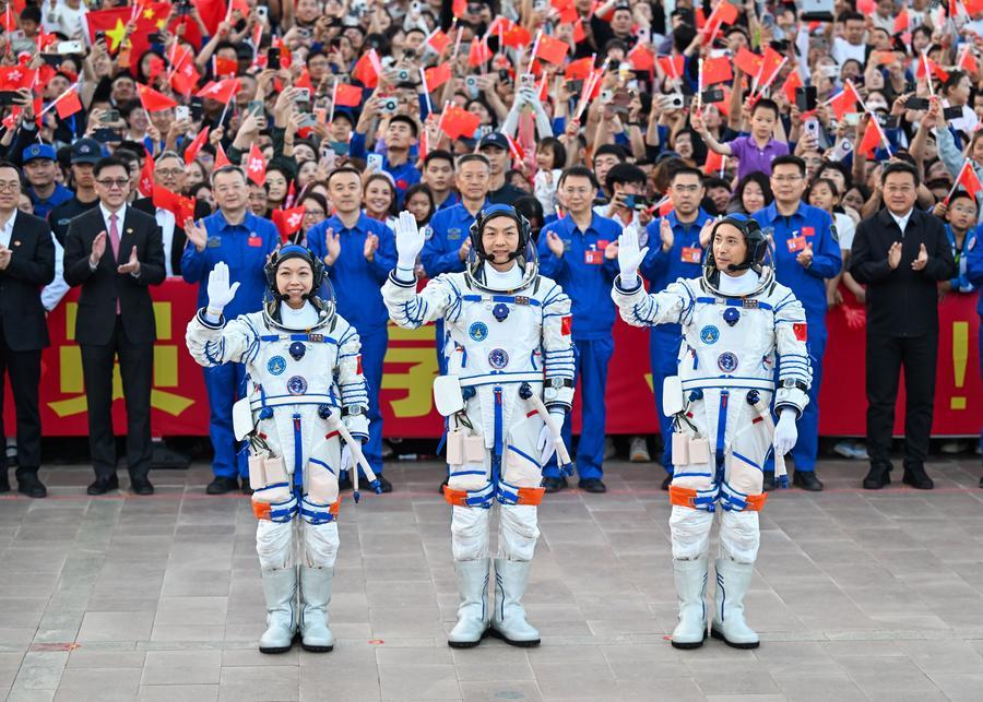 Hong Kong e Macao condividono l'orgoglio spaziale della nazione e i dividendi scientifico-tecnologici