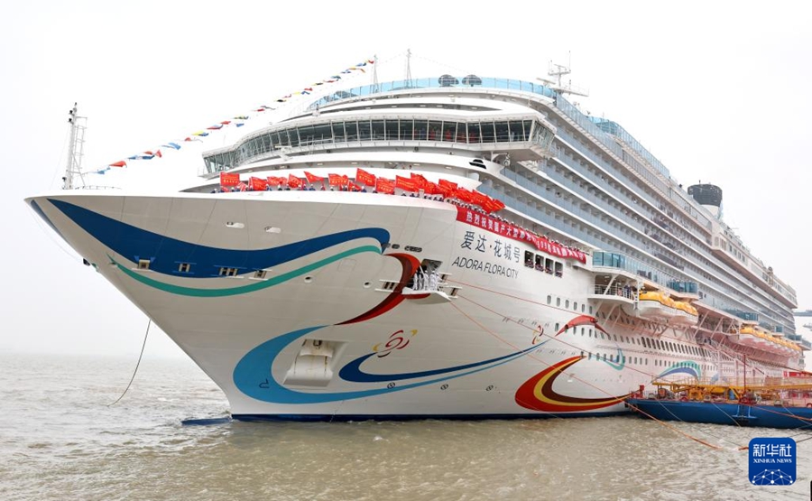La seconda grande nave da crociera costruita in Cina torna trionfalmente dalle prove in mare