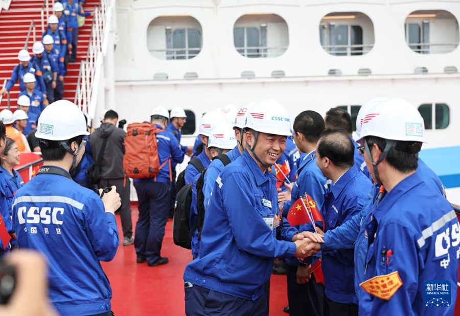 La seconda grande nave da crociera costruita in Cina torna trionfalmente dalle prove in mare